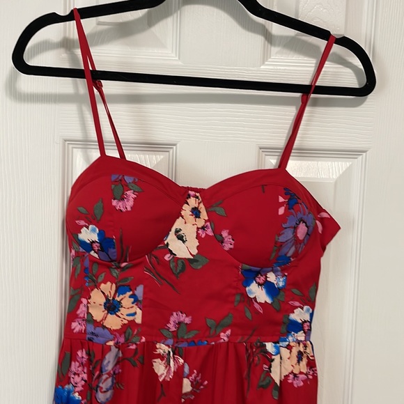 NWT floral jumpsuit - Picture 4 of 8